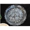 Image 8 : Studios Bouquet plate + 2 Crystal vases, + Bowl