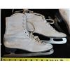 Image 2 : 3 pairs of vintage figure skates