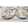 Image 2 : 6 Gold and White porcelain dinner plates - Home sense