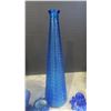 Image 4 : blue glass lot - vase, candle holders and sundae bowl