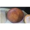 Image 4 : 3 wood bowls