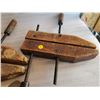 Image 3 : 2 antique wooden clamps - usable