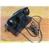 Image 4 : Antique phone
