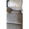 Image 3 : sectional with electric recliner - very good condition