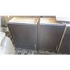 Image 9 : 10pc set of upper cupboards