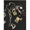 Image 2 : Lot Of Vintage Jewelry & Trinkets