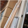 Image 8 : 2 BUNDLES OF 10FT BEECH STAIR NOSE MOLDINGS 4 PER BUNDLE AND BUNDLE 20 PCS 10FT SHOE MOLDING 2 BUNDL