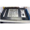 Image 8 : 3 ZEBRA PRINTS AND BOX OF COLLECTIBLES