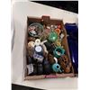 Image 2 : 2 TRAYS OF COLLECTIBLES