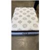 Image 1 : STEARNS AND FOSTER DOUBLE SIZE BOULEVARD PILLOWTOP MATTRESS