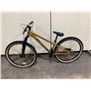 Image 2 : NORCO RAMPAGE GOLD FIXED GEAR FRONT SUSPENSION MOUNTAIN BIKE WITH FULL DISC BRAKES