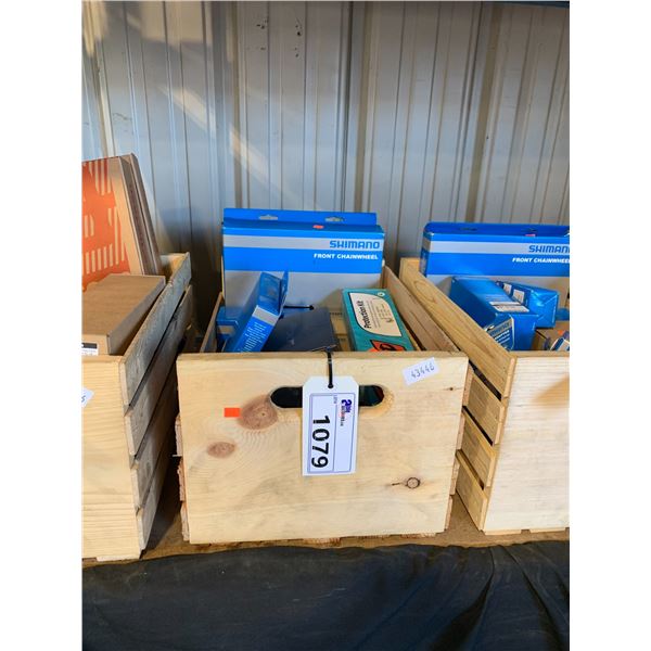 WOODEN BOX OF ASSORTED SHIMANO BIKE PARTS INCLUDING: FRONT CHAINWHEEL,  DERAILLEUR, DISC BRAKE