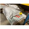 Image 2 : PALLET OF 8 BAGS (44.1LBS) GARDEN PLUS LAWN FOOD & 3 BAGS OF SUN & SHADE LAWN SEEDS (22.7KG PER