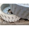 Image 2 : KAPOLEI Qty Approx. 6 Totalsource 22x7x17 3/4 Tires on Rims