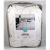 Image 1 : WHITE DOWN COMFORTER 100% COTTON FULL/QUEEN