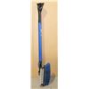 Image 1 : CAR WINDOW SNOW CLEANER