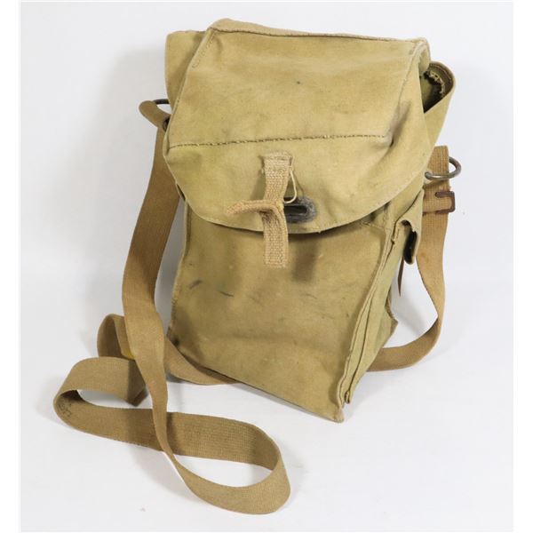 #171 1943 DATED WWII CANADIAN GAS MASK BAG POUCH