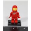 Image 1 : #553 LEGO MINIFIGURE CLASSIC SPACE RED W/AIR
