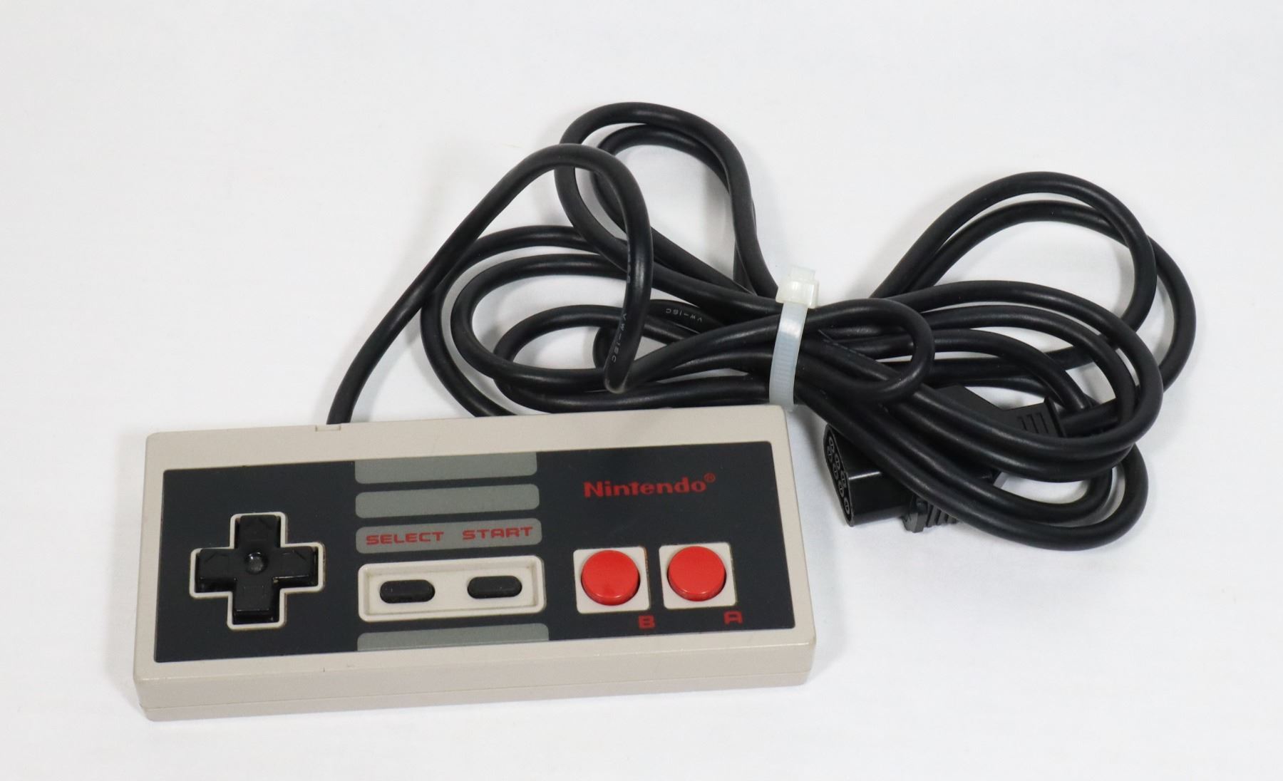 #706 NINTENDO NES CONTROLLER VINTAGE 1980'S