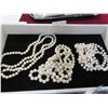 Image 2 : 3-Fashion Pearl Necklaces - 3 X $