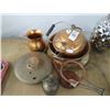 Image 1 : Lot of Asst Décor and Copperware