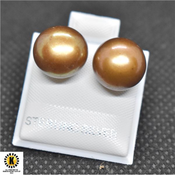 #220-NATURAL AKOYA PEARL STUD EARRING