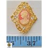 Image 1 : GOLD TONE CAMEO BROACH