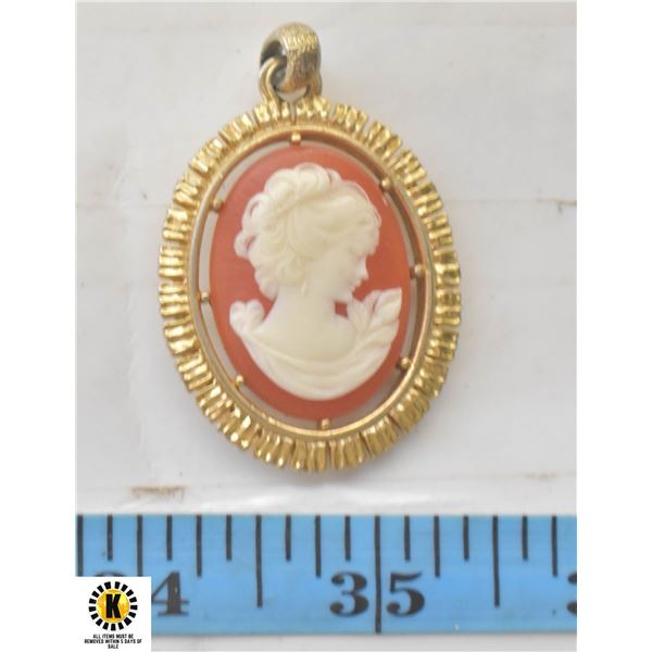 VINTAGE GOLD TONE 2 INCH CAMEO PENDANT