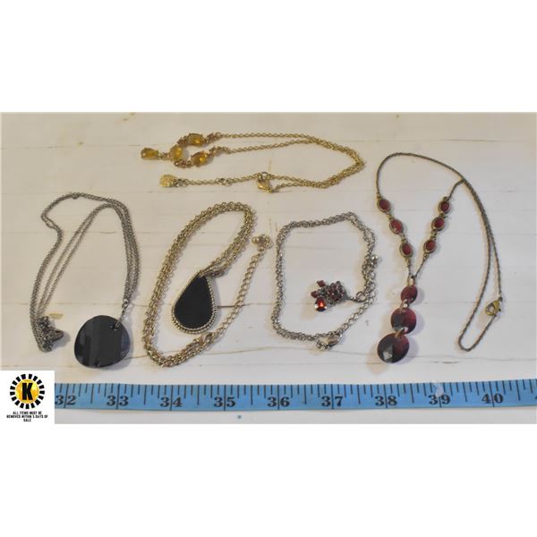 5 GOLD AND SILVER TONE NECKLACES WITH PENDANTS