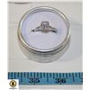 Image 1 : LADIES ESTATE RING SIZE 9.5 STAMPED 18K