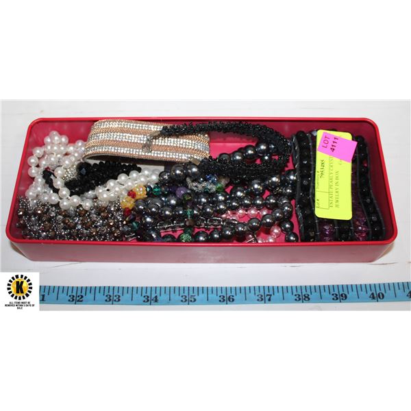 ESTATE PEARLY CRYSTALY JEWELRY IN BOX