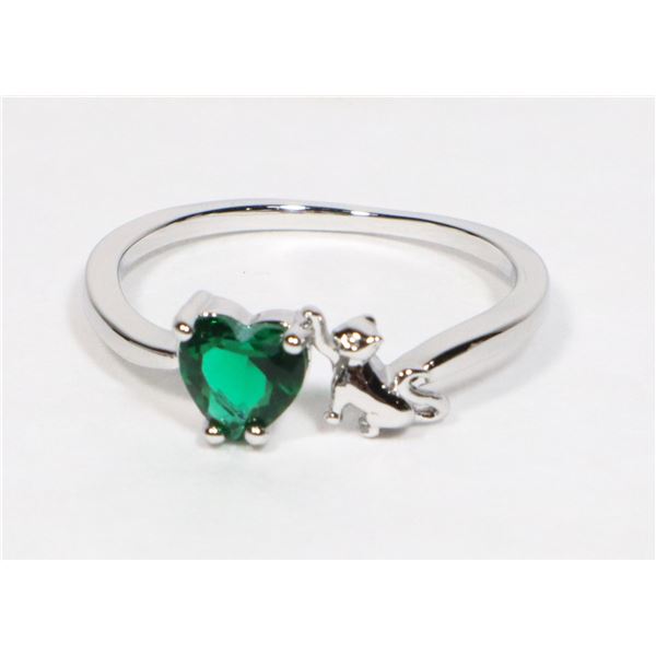 NEW SIZE 8 CAT WITH GREEN RHINESTONE HEART