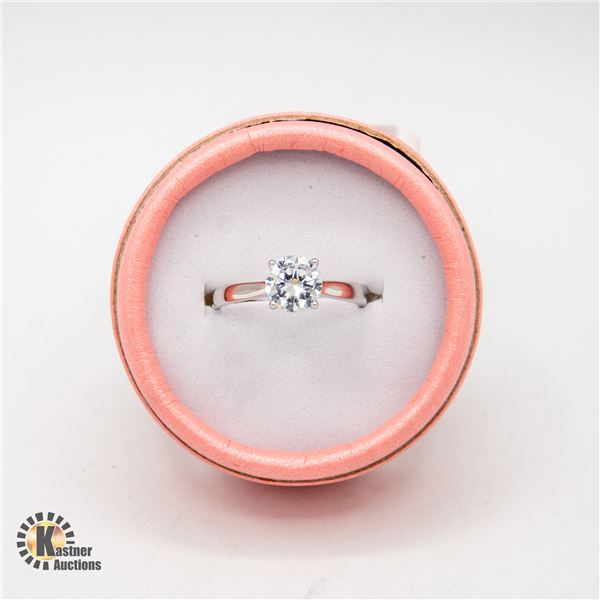 LADIES ESTATE RING SIZE 9.5 STAMPED 18K