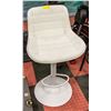 Image 1 : ADJUSTABLE HEIGHT SWIVEL BAR STOOL