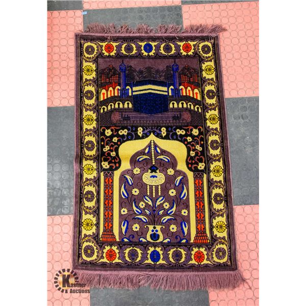 TURKISH ISLAMIC HANGING TAPESTRY PRAYER RUG