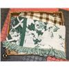 Image 1 : VINTAGE IVY TAPESTRY & THROW BLANKET