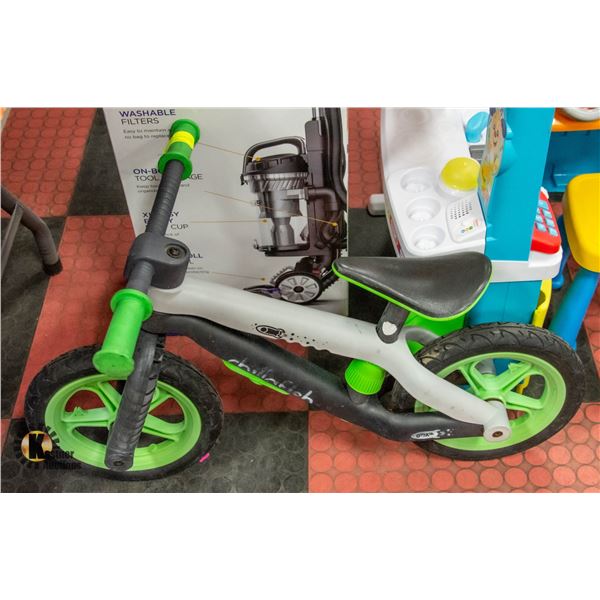 TODDLER GREY/GREEN CHILLAFISH STRIDER BIKE