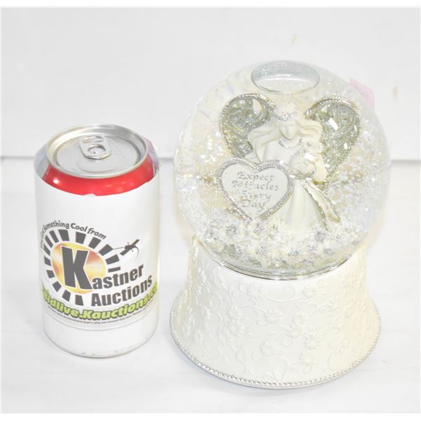 ANGEL MUSICAL SNOWGLOBE