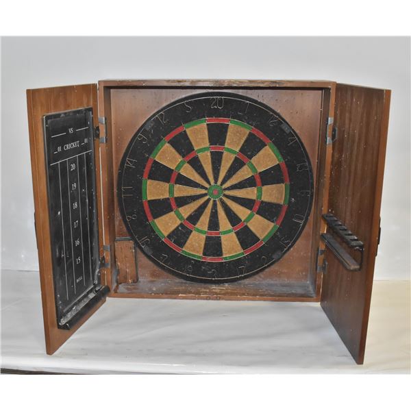 BAR STYLE WOODEN DART BOARD