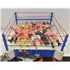 Image 1 : VINTAGE 1980 WRESTLING MACTCH & 11 FIGURES