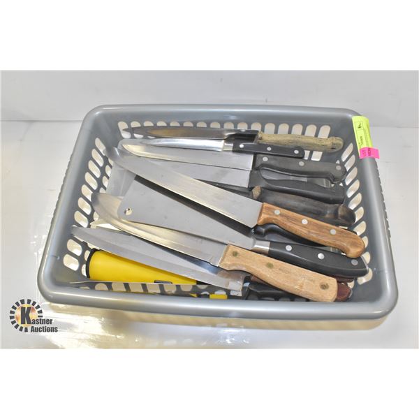 TRAY OF ASSORTED KNIVES