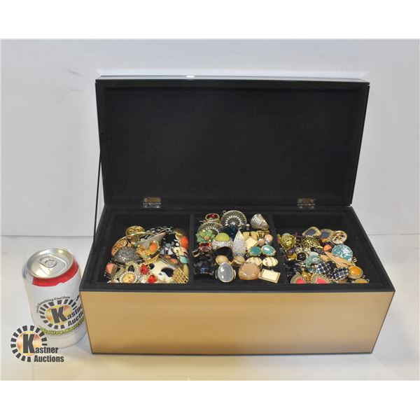 JEWELRY BOX WITH ASSORTED JEWELRY