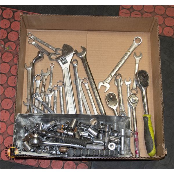 FLAT OF MECHANICS TOOLS INCL. SAE AND METRIC