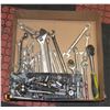Image 1 : FLAT OF MECHANICS TOOLS INCL. SAE AND METRIC