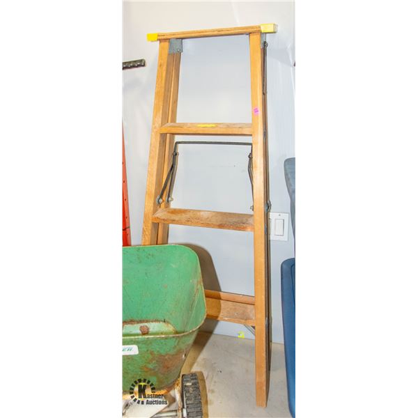 4 FOOT WOOD LADDER