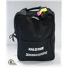 Image 1 : VEHICLE ROAD SAFETY KIT IN CANVAS STORAGE