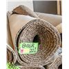 Image 1 : BROWN RESIDENTIAL CARPET 22 FOOT 9 INCH LONG