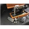 Image 3 : Vintage Singer Sewing Machine w Bentwood Carrying Case