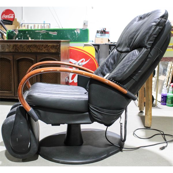 LEATHER MASSAGE CHAIR W/ LEG MASSAGERS & REMOTE