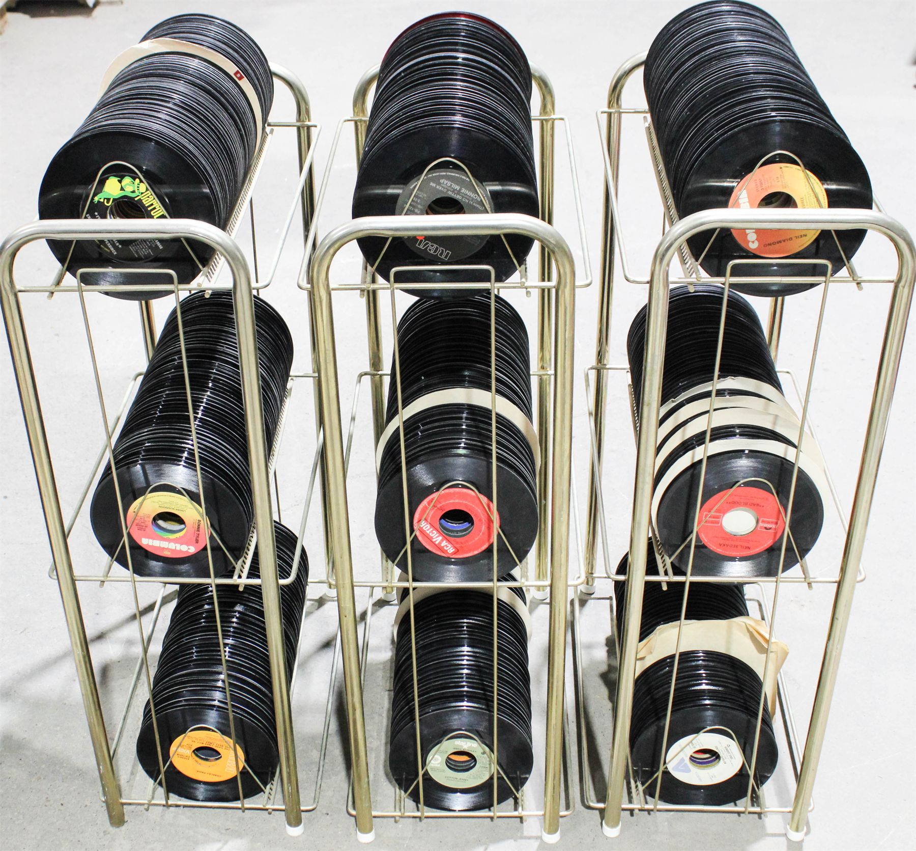 45 Rpm Vinyl Storage Rack 3 BRASS STORAGE DISPLAY RACKS W/ 45 RPM RECORDS